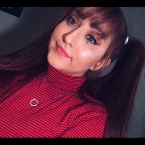 Meet your Posher, Alazia